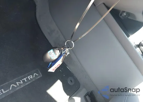 2024 Hyundai Elantra Sel z USA, uszkodzony, nr VIN KMHLS4DG1RU836374